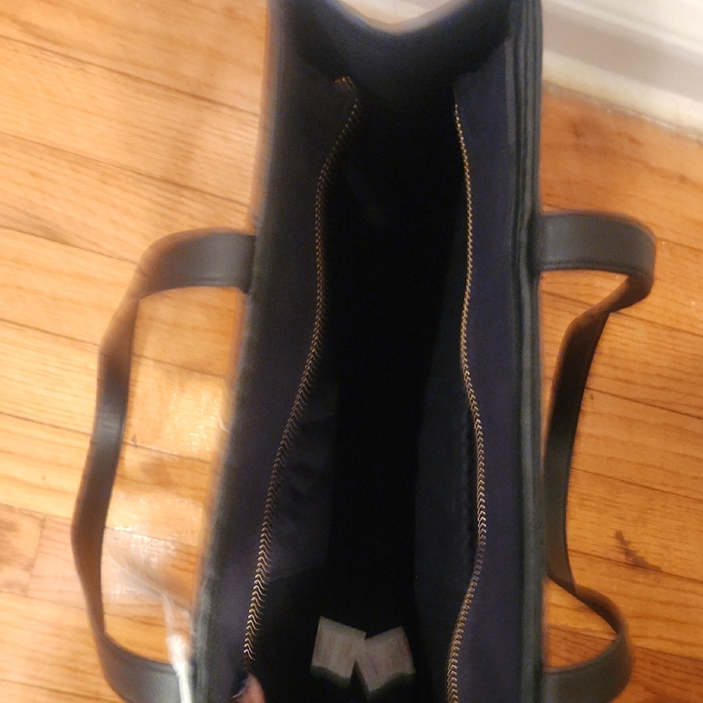 Stylish Black and Tan Tote Bag - Picture 3 of 3